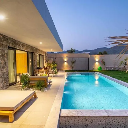 Viohouses 6- Luxury Private Korunakli Oezel Havuzlu Dom wakacyjny
