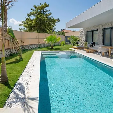 Holiday home Viohouses 6- Luxury Private Korunakli Oezel Havuzlu *