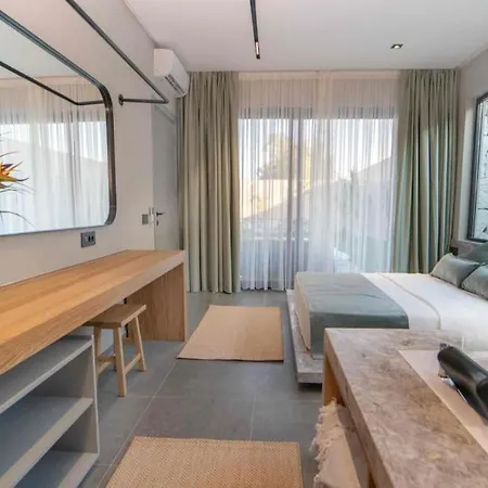 Holiday home Viohouses 6- Luxury Private Korunakli Oezel Havuzlu
