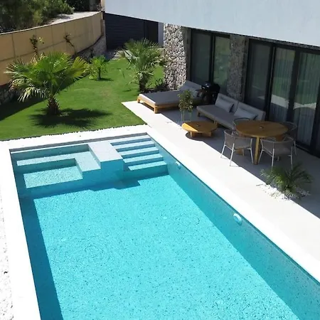 Holiday home Viohouses 6- Luxury Private Korunakli Oezel Havuzlu *